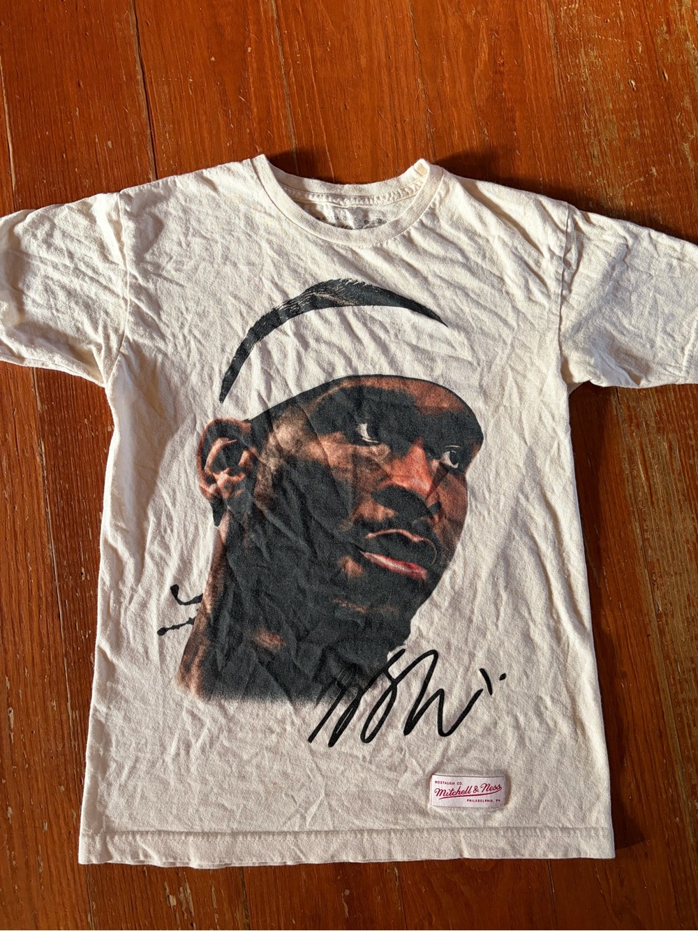 Mitchell & Ness Cream Short Sleeve Tee with Large Portrait Graphic